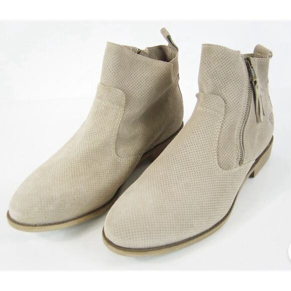 Tamaris Cigarra Perforated Ankle Bootie-Biege-Sz 40/9.5 Versatile Chic Timeless - Picture 2 of 10